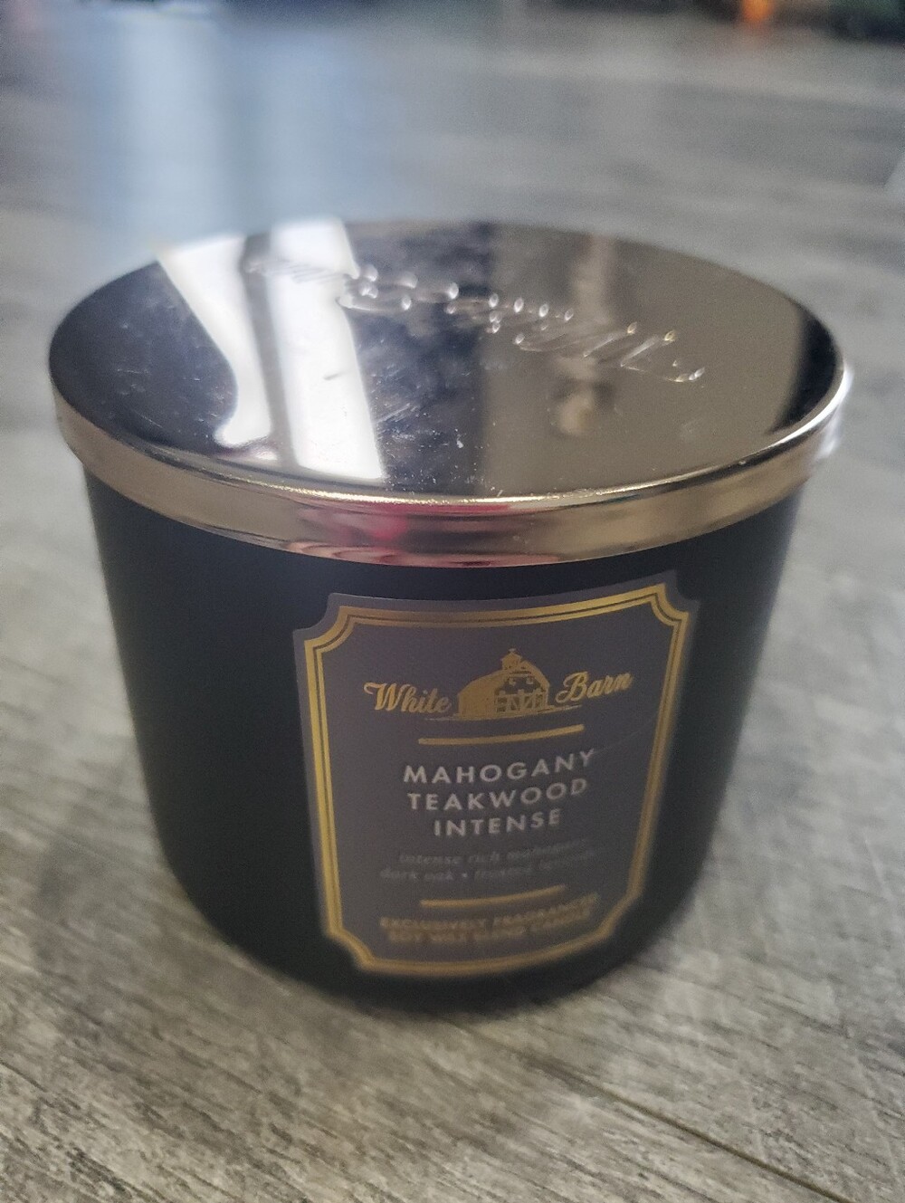 White Barn Mahogany Teakwood Intense 3 Wick Candle